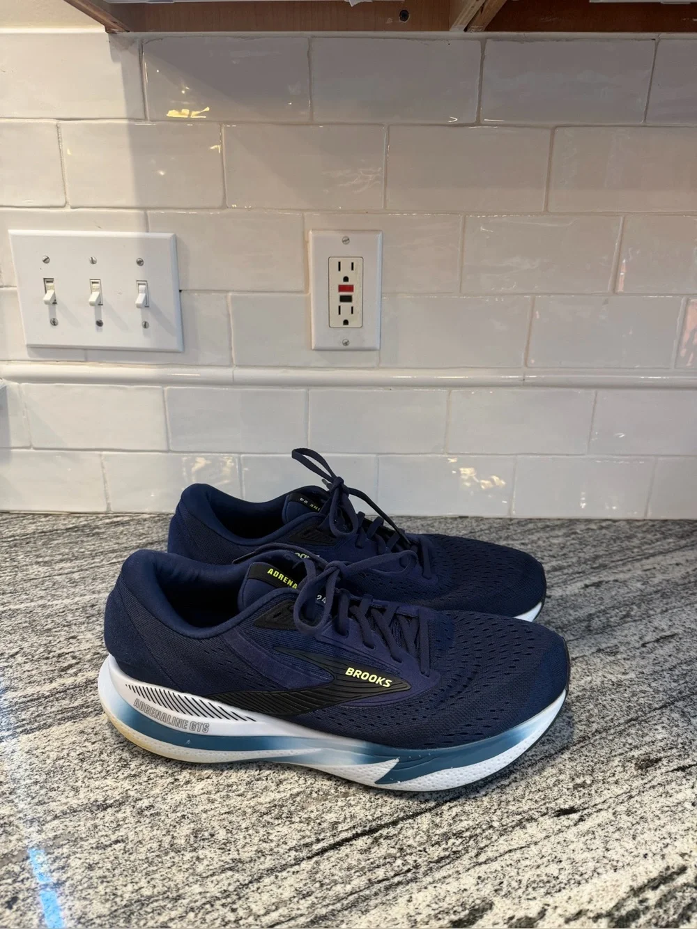 Men’s Brooks Adrenaline 24 Size 11.5 2E/Wide